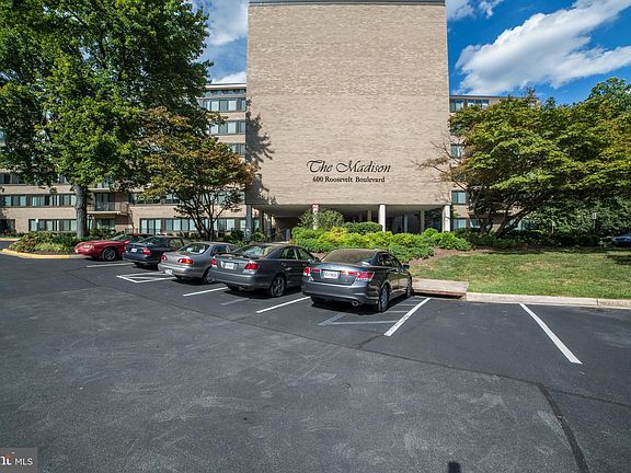 2nd image of 600 Roosevelt Blvd APT 403