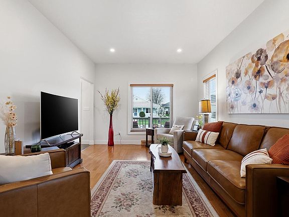 2nd image of 465 Pickett STREET