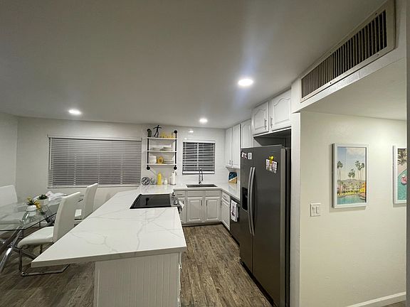 4th image of 608 N 74th Pl
