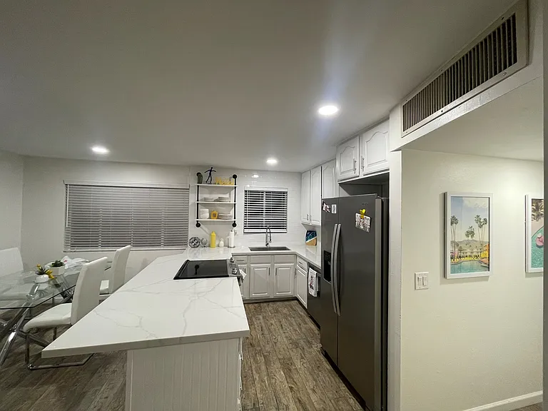 608 N 74th Pl — Photo 5