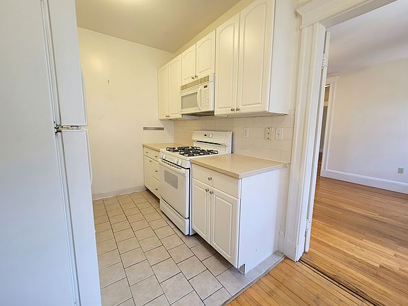 3rd image of 860 Massachusetts Ave #848-9