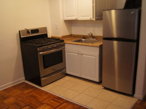 4th image of 334 E 79th St APT 3E