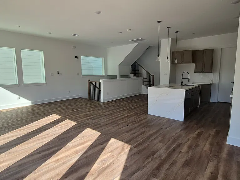 3003 Delano St — Photo 24