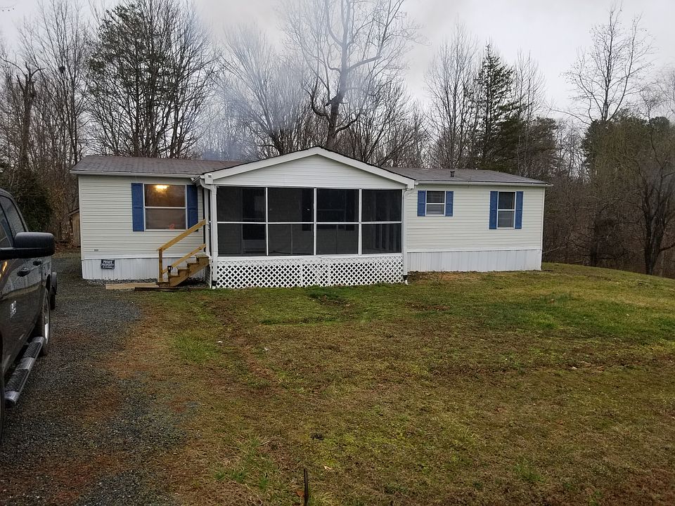 Spacious Screened Porch