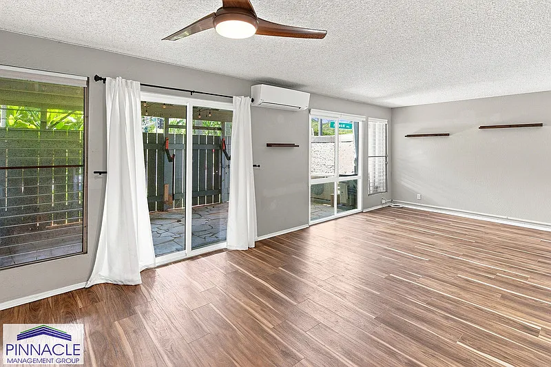 3 bed, 2.5 bath, 1650 sqft, $4,300 — Photo 4