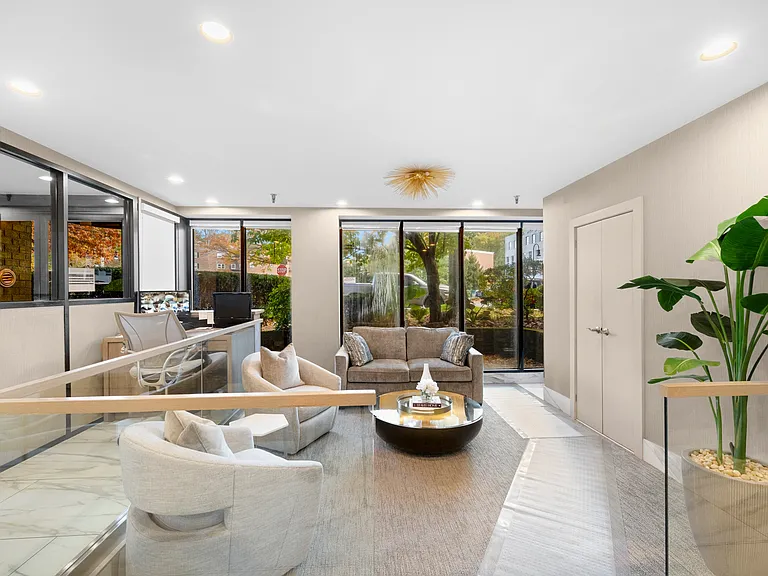 141 Great Neck Rd #2G — Photo 3