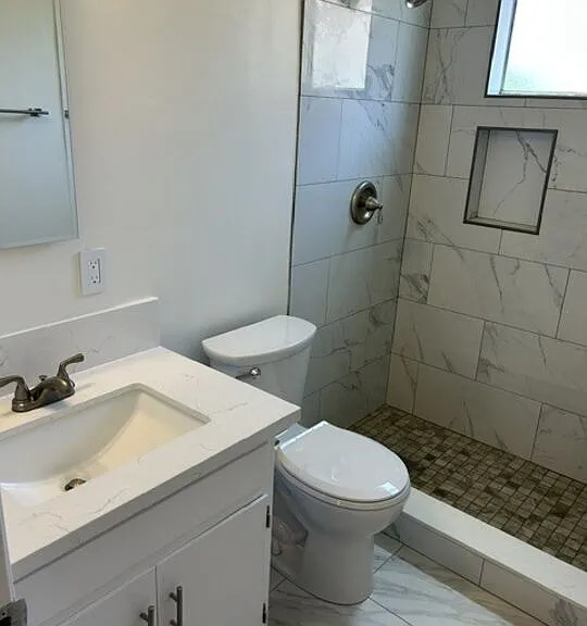 346 S Van Ness Ave #10 — Photo 15