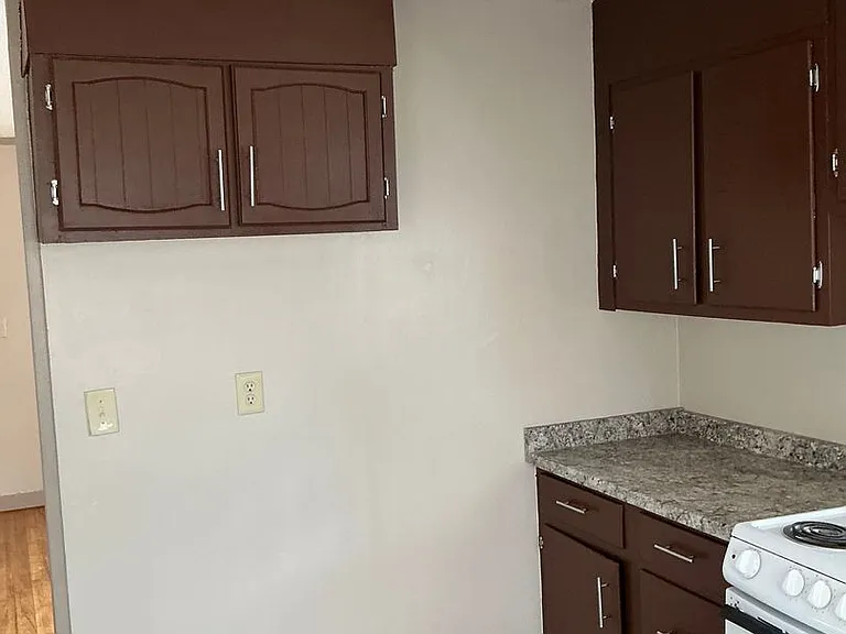 2935 Jackson St — Photo 11