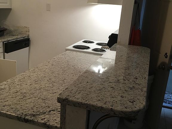 4th image of 723 SW 9th St #5
