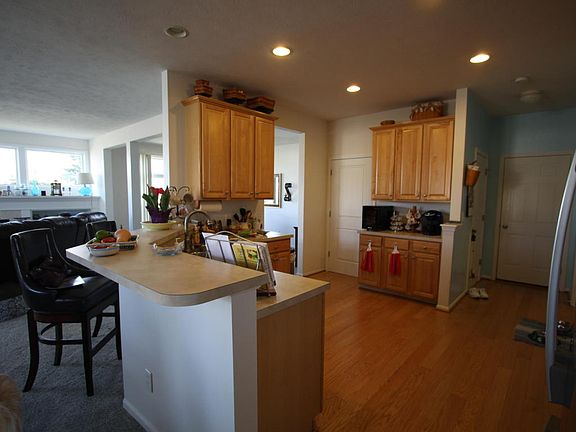 5th image of 60 W Watershore Dr