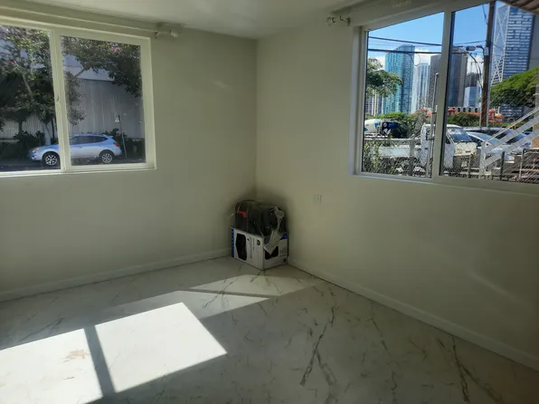 1112 Kamaile St, Honolulu, HI 96814