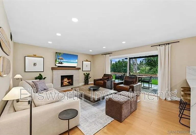 1225 Fallbrook Ct — Photo 9