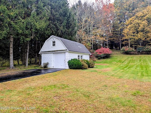 4th image of 2075 Chase Rd