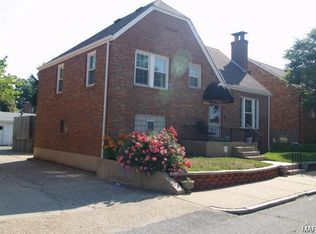 5247 Sunshine Dr, Saint Louis, MO 63109