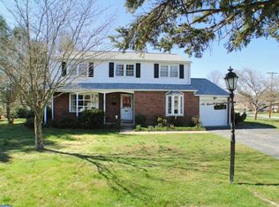 100 Blackthorne Ln, Aston, PA 19014