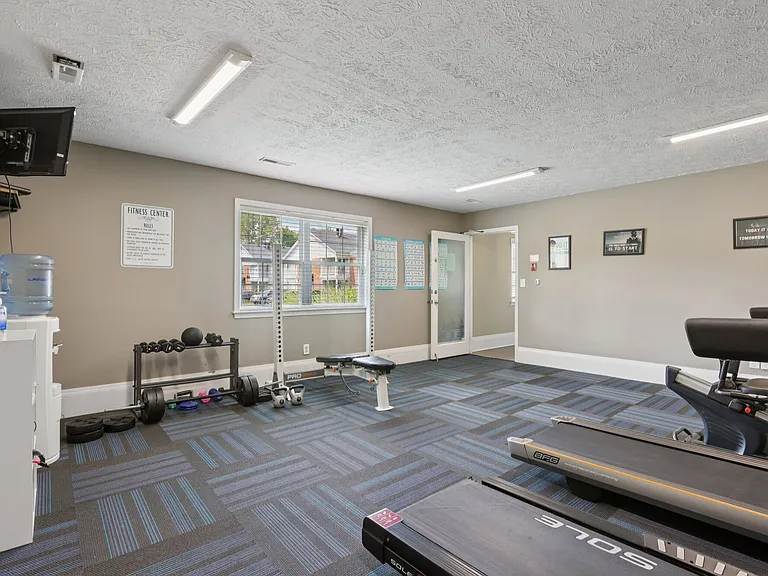 Castleton Manor Apartments — Photo 34