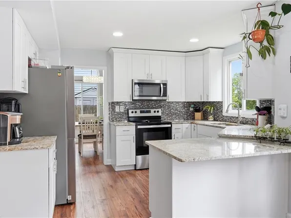 3325 Barberry Ln, Virginia Beach, VA 23453