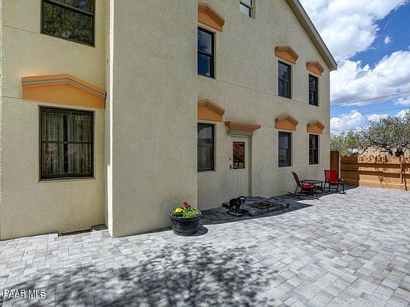 3rd image of 502 Western Ave