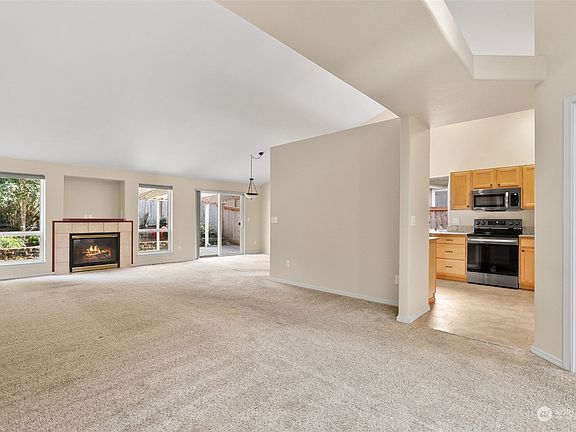 4th image of 3407 22nd Way NE