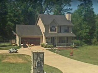 5072 Cliff Top Dr, Loganville, GA