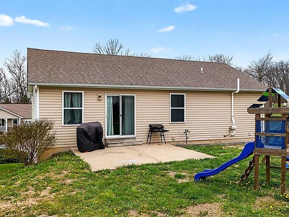 2nd image of 38 Shady Tree Ct