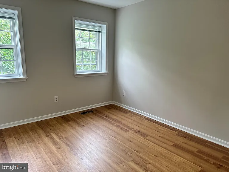 4847 Chevy Chase Dr #172 — Photo 10