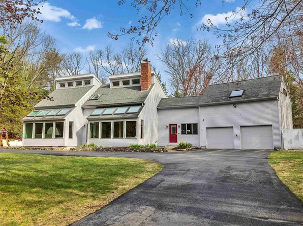 59 Edinburgh Drive, Bedford, NH 03110