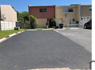 954 SW 74th Ave, Pompano Beach, FL 33068