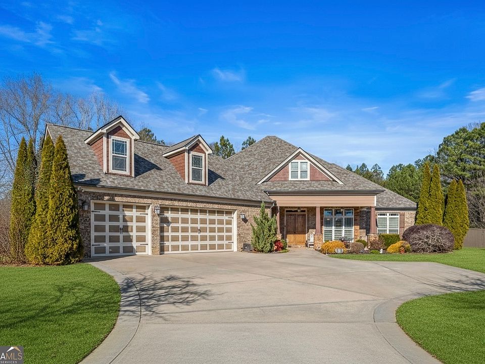 1st image of 215 Berry Hill Ln