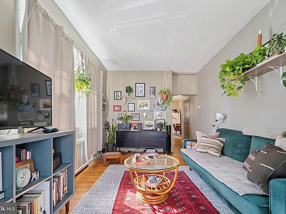 4th image of 2842 Cedar St Floor 1