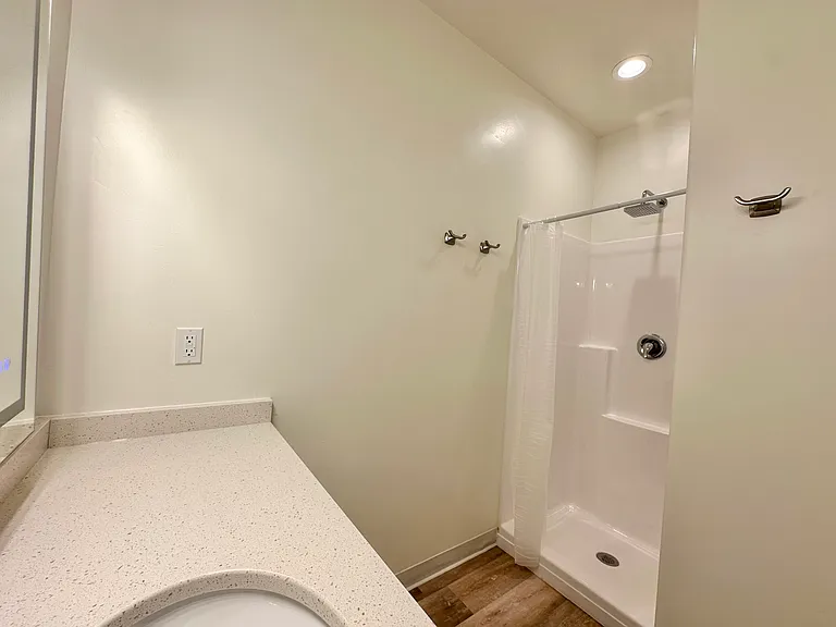 456 N 600 E — Photo 39