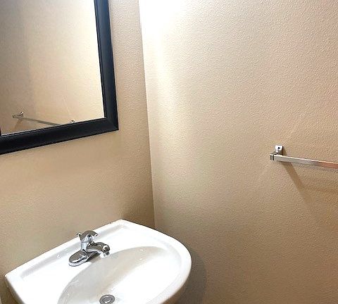 5th image of 3229 Rosebud Dr #9