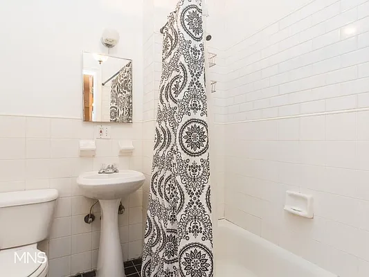 Rented by MNS | media 10