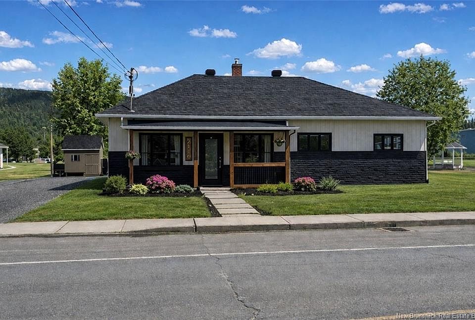 1st image of 2116 Commerciale St