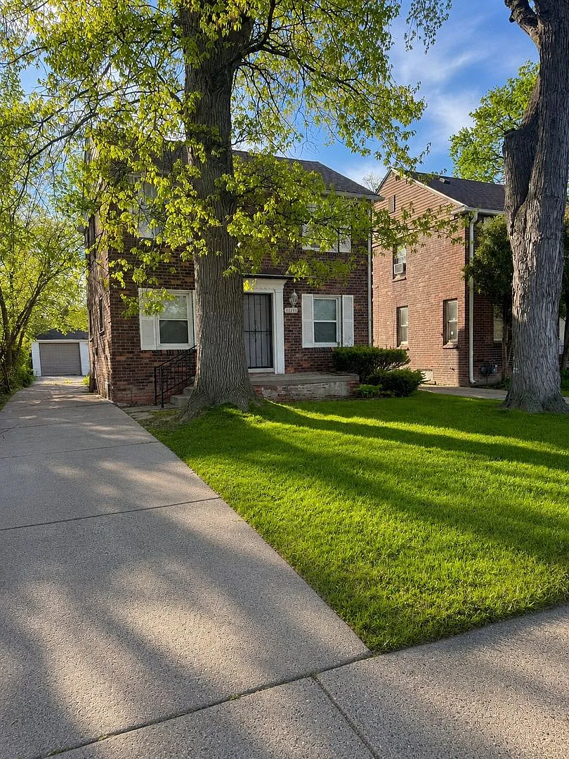Spacious 4-Bedroom Rental Home Available for Lease — Photo 2