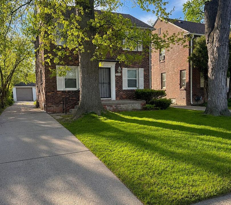 2nd image of 10404 Somerset Ave