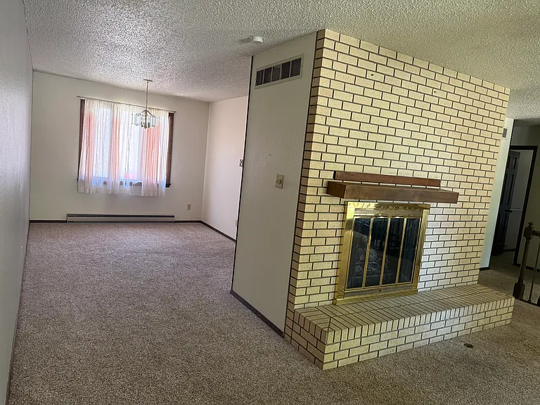 403 Dahlia St — Photo 11