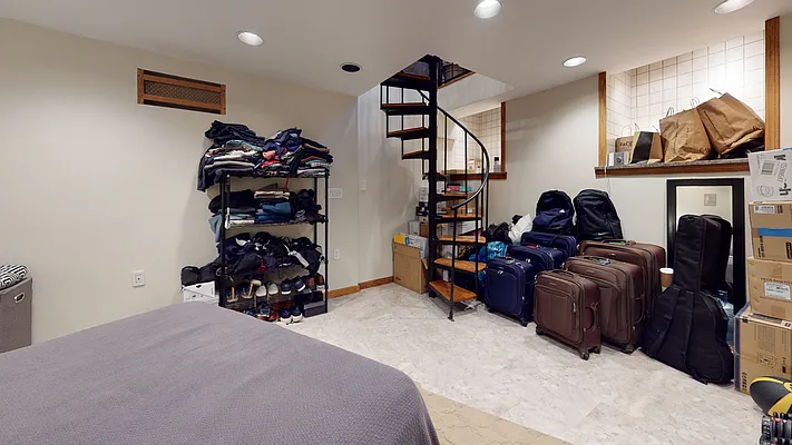 Rented by Bond New York | media 21