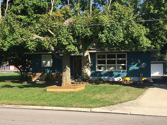 4th image of 11 Martha Ave