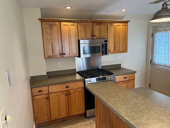 3rd image of 209 W Main St Floor 2
