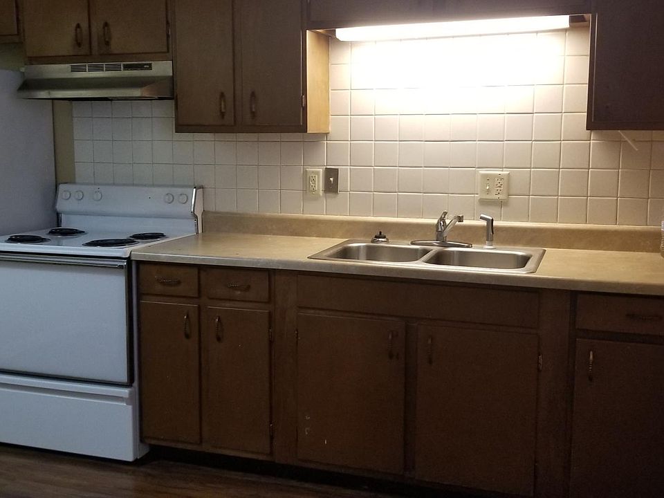 2nd image of 920 East St APT 4