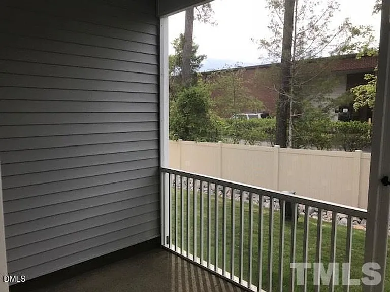 6039 Beale Loop — Photo 5