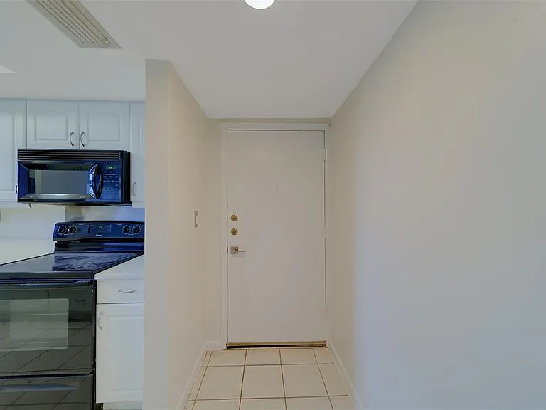 890 N Village Dr #103 — Photo 6