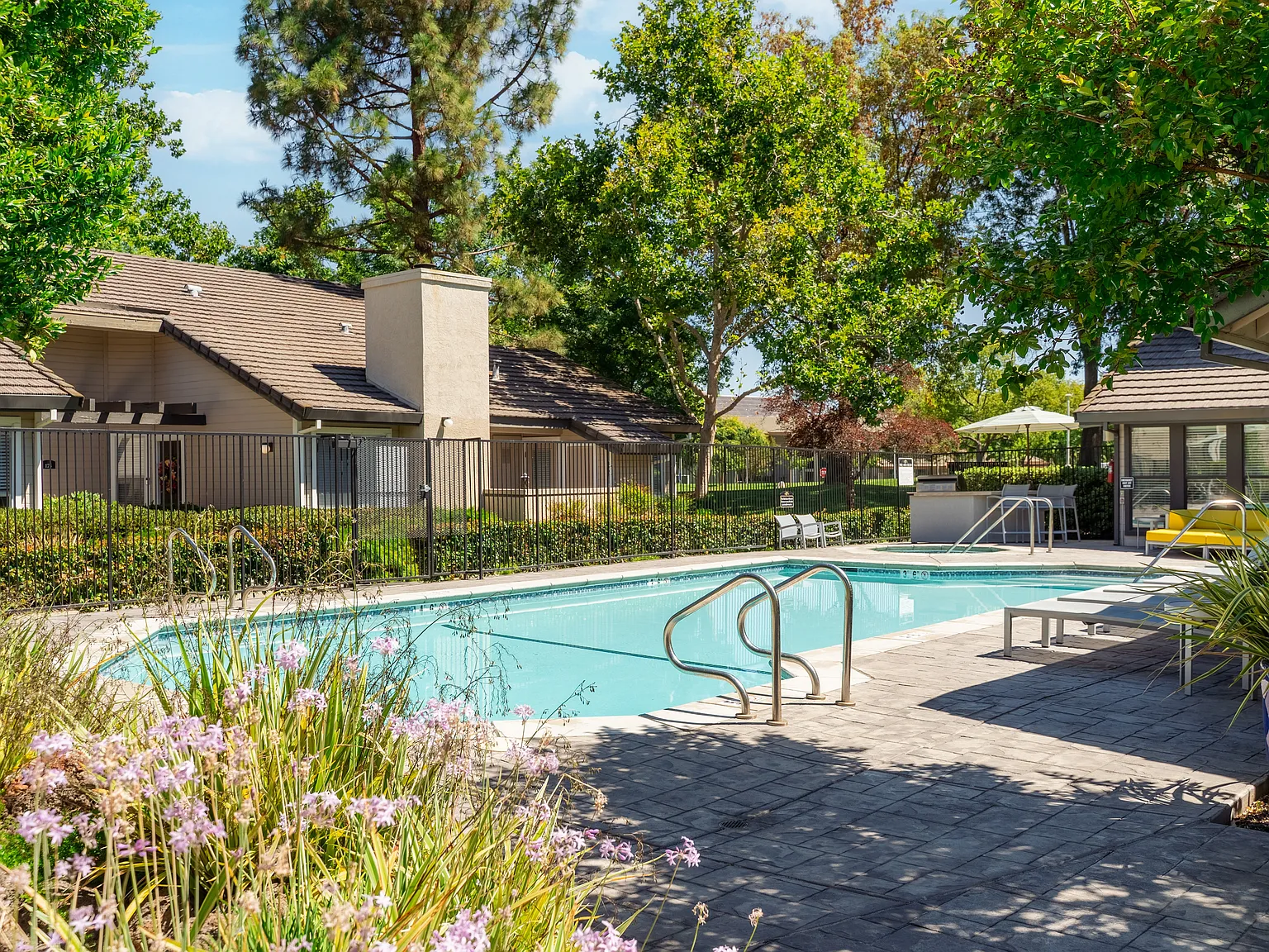 Chardonnay Gardens — Photo 2