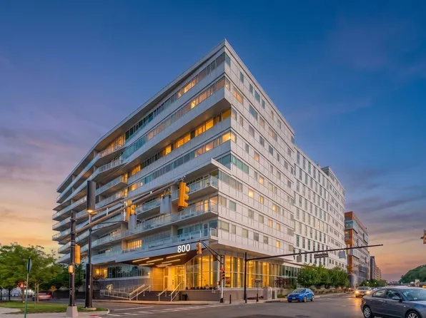 800 Avenue At Port Imperial image 1 of 32