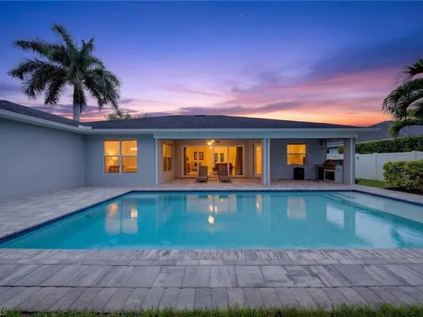 37 Johnnycake DR, NAPLES, FL 34110