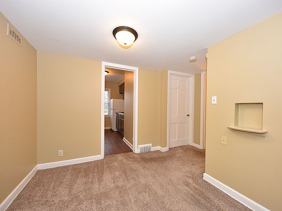 5th image of 4047 N Sherman Blvd #4
