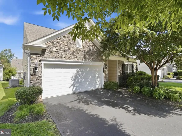 20674 Crescent Pointe Pl, Ashburn, VA 20147