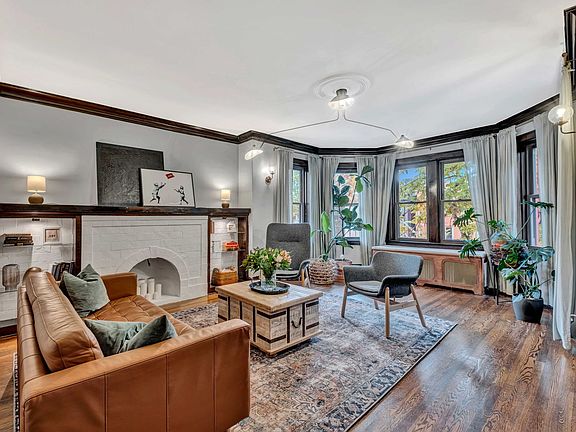 2nd image of 3314 N Oakley Ave #2N