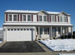 1756 Ivy Ln, Montgomery, IL 60538